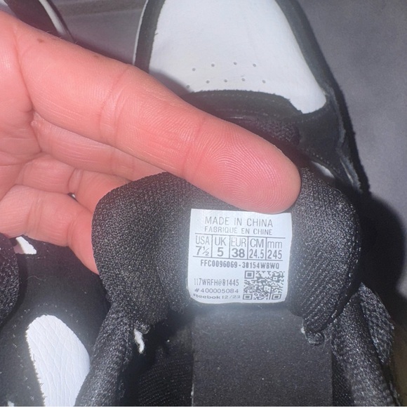 Reebok dust 7.5 women’s Classic Black and White Athletic Shoes retro - Picture 6 of 12